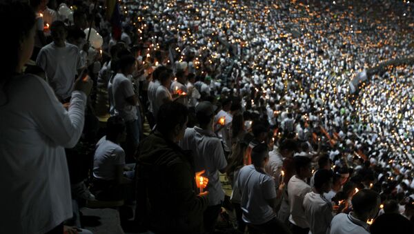 El homenaje en el estadio - Sputnik Mundo