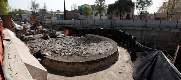 La estructura circular encontrada en Tlatelolco, México - Sputnik Mundo