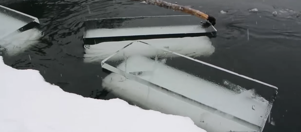 Contra viento y nieve: cómo se construyen las 'ciudades de hielo' en Rusia - Sputnik Mundo