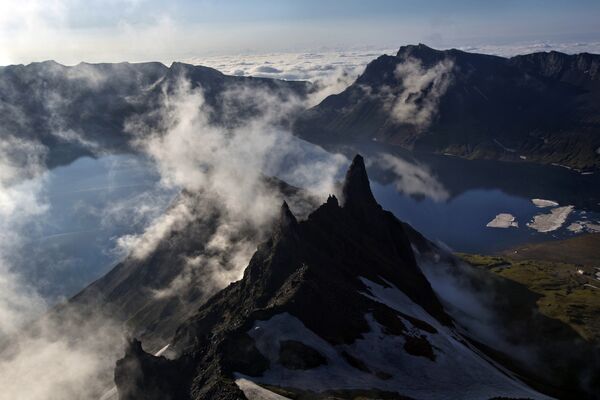 Volcán Paektu en Corea del Norte Volcán Paektu en Corea del Norte - Sputnik Mundo