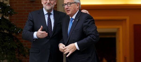 Presidente del Gobierno de España, Mariano Rajoy, y presidente de la Comisión Europea, Jean-Claude Juncker - Sputnik Mundo
