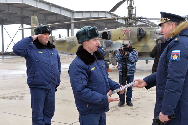 Los 'caimanes de hierro', nuevos helicópteros de ataque Ka-52 - Sputnik Mundo