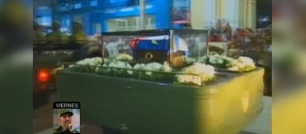 El pueblo cubano despide a Fidel con lágrimas y cánticos - Sputnik Mundo