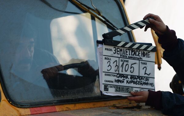 Grabación de la película 'Terremoto' - Sputnik Mundo