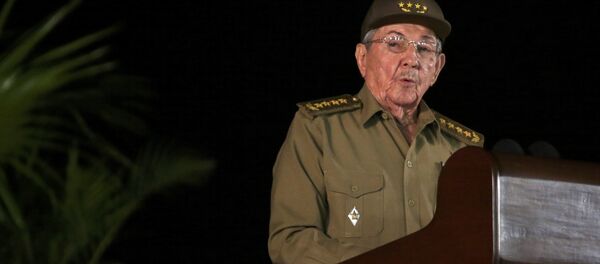 Cuban President Raul Castro speaks at a tribute in honor of former Cuban leader Fidel Castro in Santiago de Cuba - Sputnik Mundo