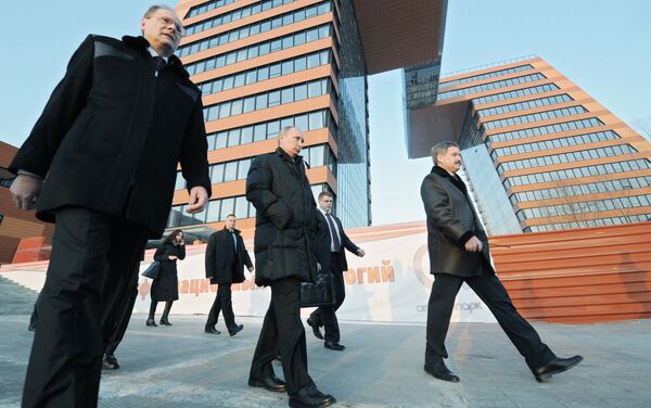 Visita de Vladímir Putin, presidente de Rusia, al Parque Tecnológico de Novosibirsk - Sputnik Mundo