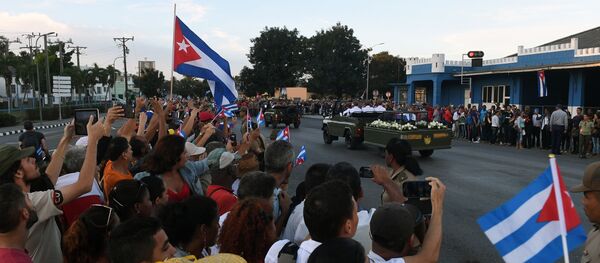 El cortejo fúnebre con las cenizas del comandante Fidel Castro en la ciudad de Santiago de Cuba - Sputnik Mundo
