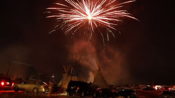 La tribu Sioux de Standing Rock celebra la decisión del Cuerpo de Ingenieros del Ejército - Sputnik Mundo