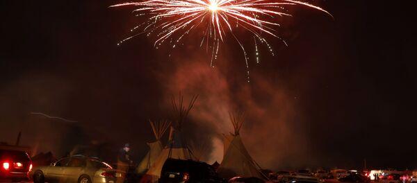 La tribu Sioux de Standing Rock celebra la decisión del Cuerpo de Ingenieros del Ejército - Sputnik Mundo