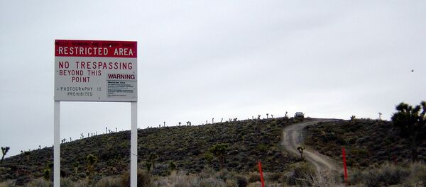 Warning sign near secret Area 51 base in Nevada. - Sputnik Mundo
