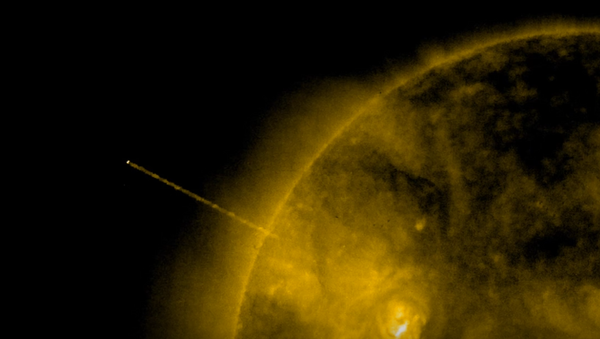 Un ovni cerca del Sol - Sputnik Mundo