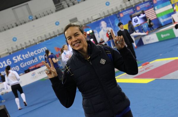 Alejandra Benítez, profesional de la esgrima  - Sputnik Mundo