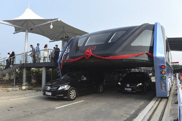 Cervecerías sobre ruedas, coches voladores y otros insólitos medios transporte Cervecerías sobre ruedas, coches voladores y otros insólitos medios transporte - Sputnik Mundo