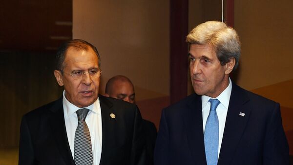 Ministro de Exteriores de Rusia, Serguéi Lavrov, y secretario de Estado de EEUU, John Kerry - Sputnik Mundo