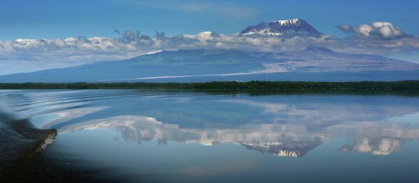 El volcán Shiveluch - Sputnik Mundo
