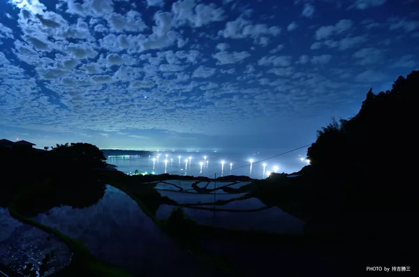 Una plantación de arroz bajo la luz de la luna, Nagato, Japón Una plantación de arroz bajo la luz de la luna, Nagato, Japón - Sputnik Mundo