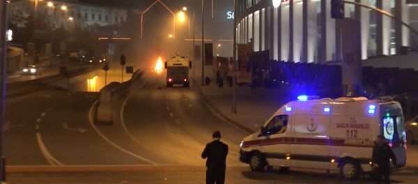 Fuertes imágenes: doble atentado en Estambul Fuertes imágenes: doble atentado en Estambul - Sputnik Mundo