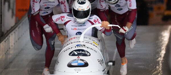 Los deportistas letones de bobsleigh - Sputnik Mundo