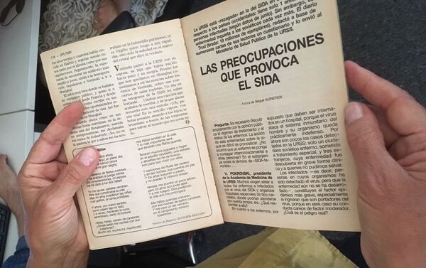 Lectora con la revista Sputnik Lectora con la revista Sputnik - Sputnik Mundo