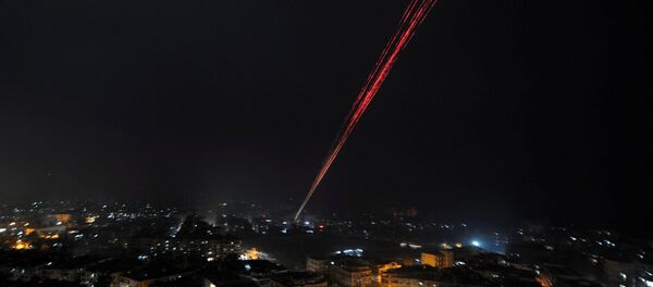 Las Fuerzas gubernamentales sirias celebran su victoria en Alepo oriental Las Fuerzas gubernamentales sirias celebran su victoria en Alepo oriental - Sputnik Mundo