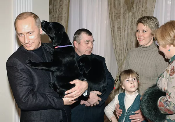 Vladímir Putin y sus perros Vladímir Putin y sus perros - Sputnik Mundo
