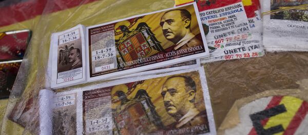 Los billetes de lotería con la imagen de Francisco Franco - Sputnik Mundo