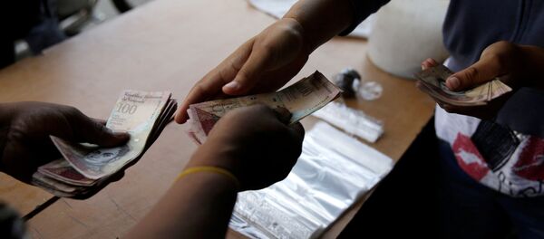 Billetes de bolívares venezolanos (imagen referencial) - Sputnik Mundo