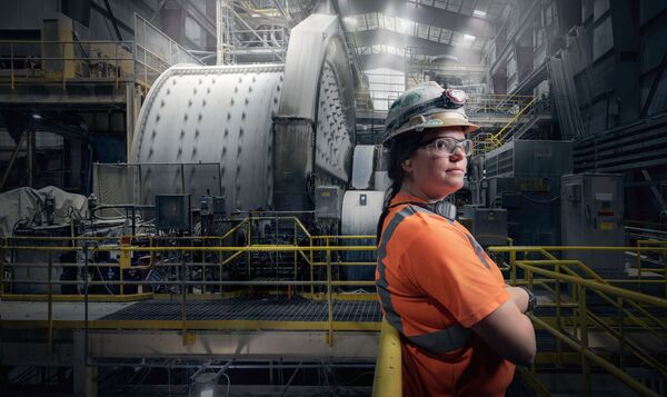 Una mirada a profesiones que 'no son para mujeres' - Sputnik Mundo