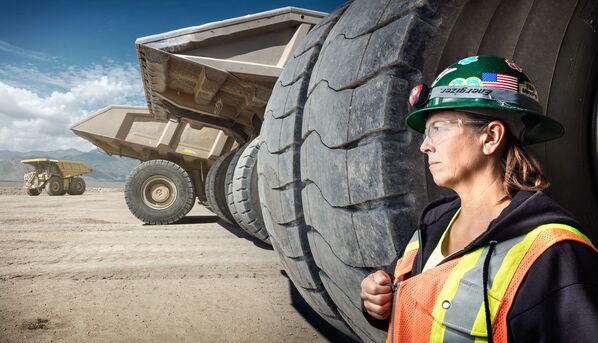 Una mirada a profesiones que 'no son para mujeres' - Sputnik Mundo