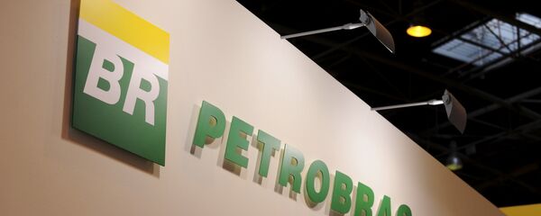 A picture shows the logo of Brazil state-run oil giant Petrobras during the World Gas Conference exhibition in Paris - Sputnik Mundo
