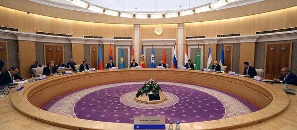 Премьер-министр РФ Д. Медведев принимает участие в заседании Совета глав правительств государств – участников СНГ в Минске - Sputnik Mundo