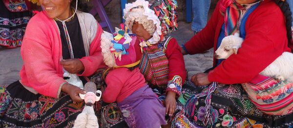 Mujeres y niñas quechua en Cusco, Perú - Sputnik Mundo