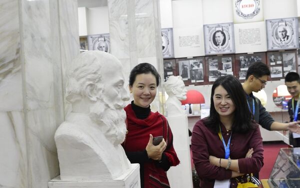 Vida estudiantil y actividades extracurriculares - Sputnik Mundo