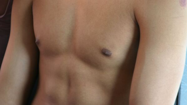 Pezones masculinos - Sputnik Mundo