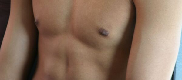 Pezones masculinos - Sputnik Mundo