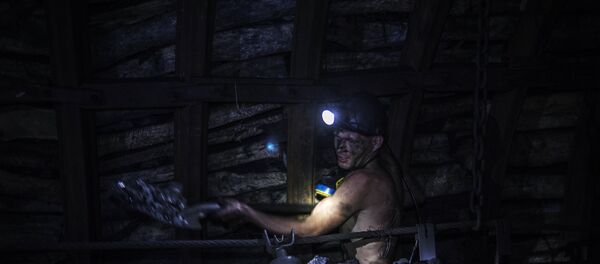 Mina de carbón en Donbás - Sputnik Mundo