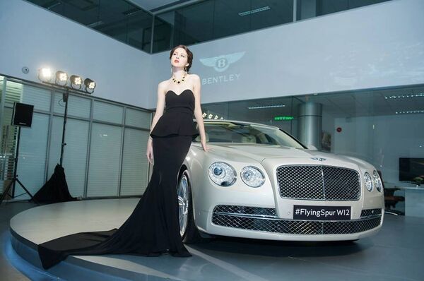 Un modelo de TayModels. Bentley - Sputnik Mundo