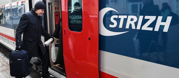 El primer tren Strizh (Vencejo) El primer tren Strizh (Vencejo) - Sputnik Mundo