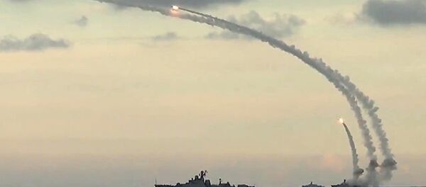 Lanzamiento de un misil de crucero - Sputnik Mundo