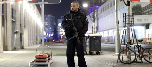 La policía alemana tras el atentado en Berlín - Sputnik Mundo