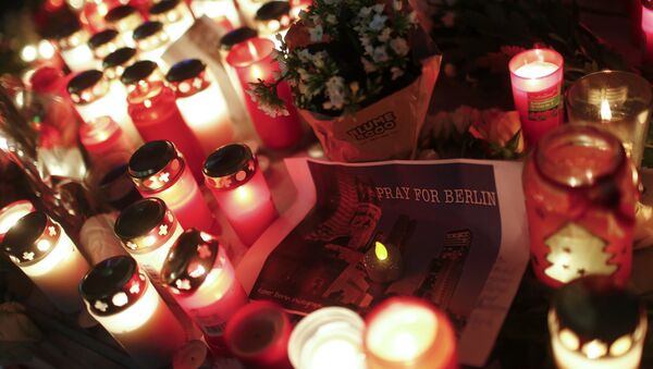 Velas encendidas en el lugar del atentado en Berlín - Sputnik Mundo