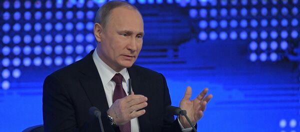 Russian President Vladimir Putin attends his annual end-of-year news conference in Moscow, Russia Russian President Vladimir Putin attends his annual end-of-year news conference in Moscow, Russia - Sputnik Mundo