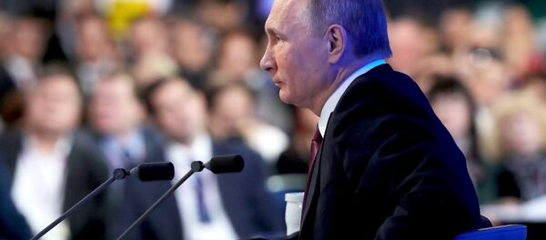 Двенадцатая ежегодная большая пресс-конференция президента РФ Владимира Путина Двенадцатая ежегодная большая пресс-конференция президента РФ Владимира Путина - Sputnik Mundo