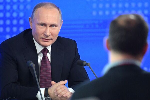 La gran rueda de prensa anual de Vladímir Putin - Sputnik Mundo