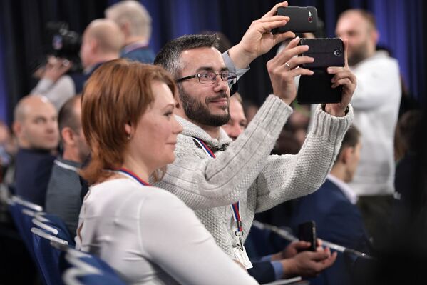 La gran rueda de prensa anual de Vladímir Putin - Sputnik Mundo