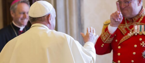 El Papa Francisco y Matthew Festing, 79º Príncipe y actual Gran maestre de la Orden de Malta El Papa Francisco y Matthew Festing, 79º Príncipe y actual Gran maestre de la Orden de Malta - Sputnik Mundo