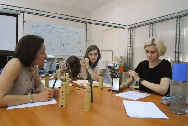 Jóvenes estudiantes de la Universidad Bauman participan en el Proyecto Jóvenes estudiantes de la Universidad Bauman participan en el Proyecto - Sputnik Mundo