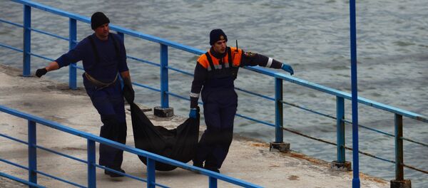 Los trabajos de búsqueda y rescate en el área del siniestro del avión Tu-154 del Ministerio de Defensa de Rusia - Sputnik Mundo