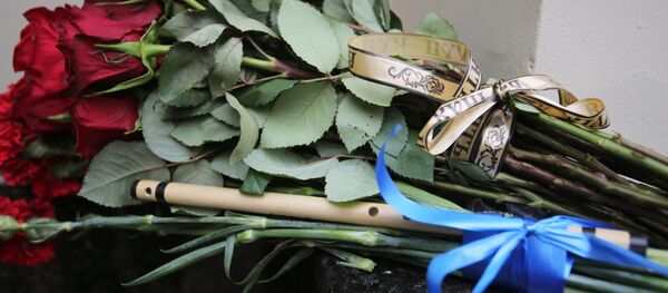 Flores en la memoria de las víctimas del siniestro del avión Tu-154 - Sputnik Mundo