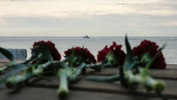 Las flores en un barco en el mar Negro Las flores en un barco en el mar Negro - Sputnik Mundo